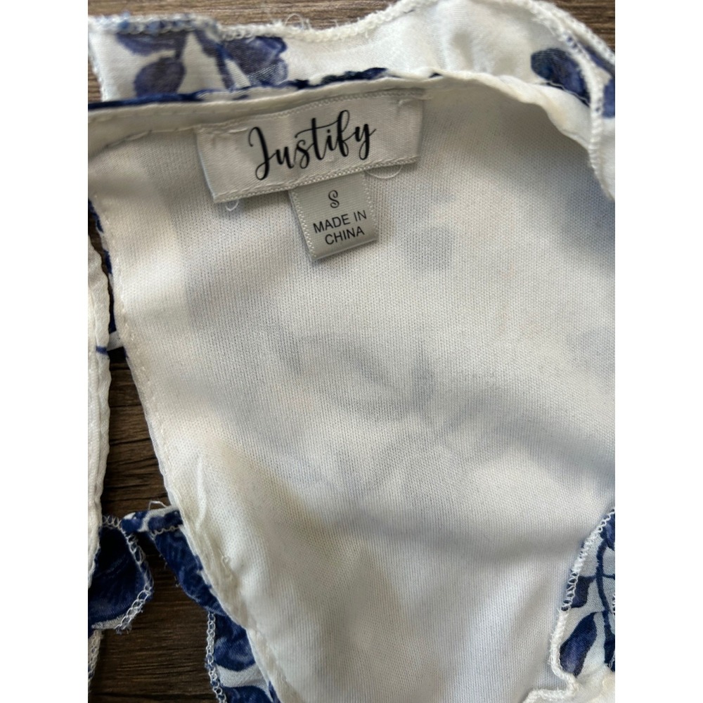Justify Womens Blue White Floral Ruffle Puff Sleeve Open Back Romper Size S - Picture 4 of 5